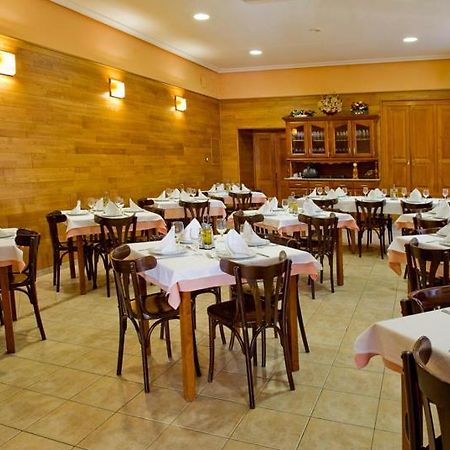 Hotel Restaurante La Casilla Cangas De Narcea Exterior foto
