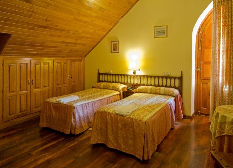 Hotel Restaurante La Casilla Cangas De Narcea Zimmer foto